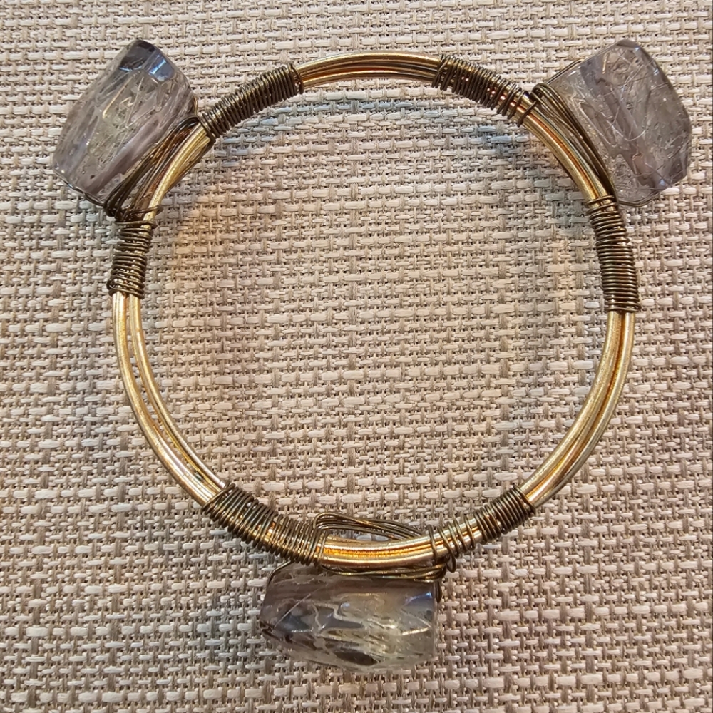 Goldtone wire bangle with faceted fiber filled grey beads - Picture 5 of 5